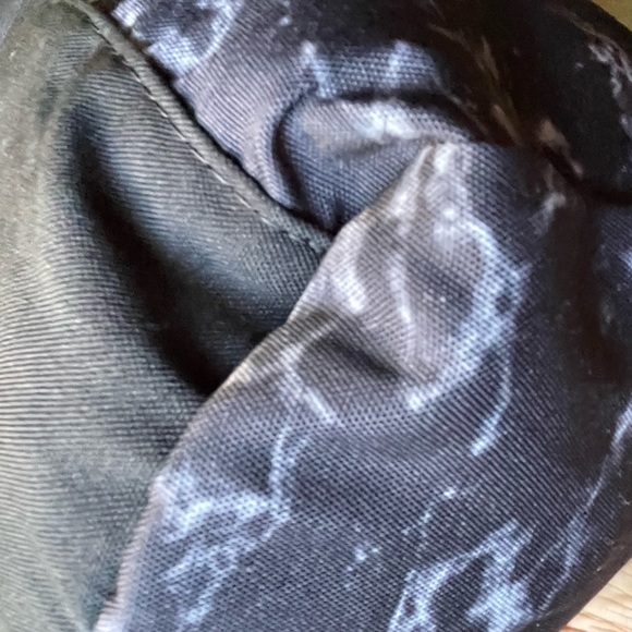 Kendall & Kylie Duffle Bag in Faux Stone Pattern - Picture 9 of 10